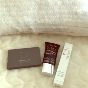 Makeup Lot: Figs & Rouge, Jane Iredale, Stowaway